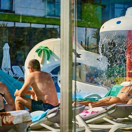 Royale Sundance Studio 8 in Alezzi Beach Spa Pool Apartment Mamaia Exterior foto