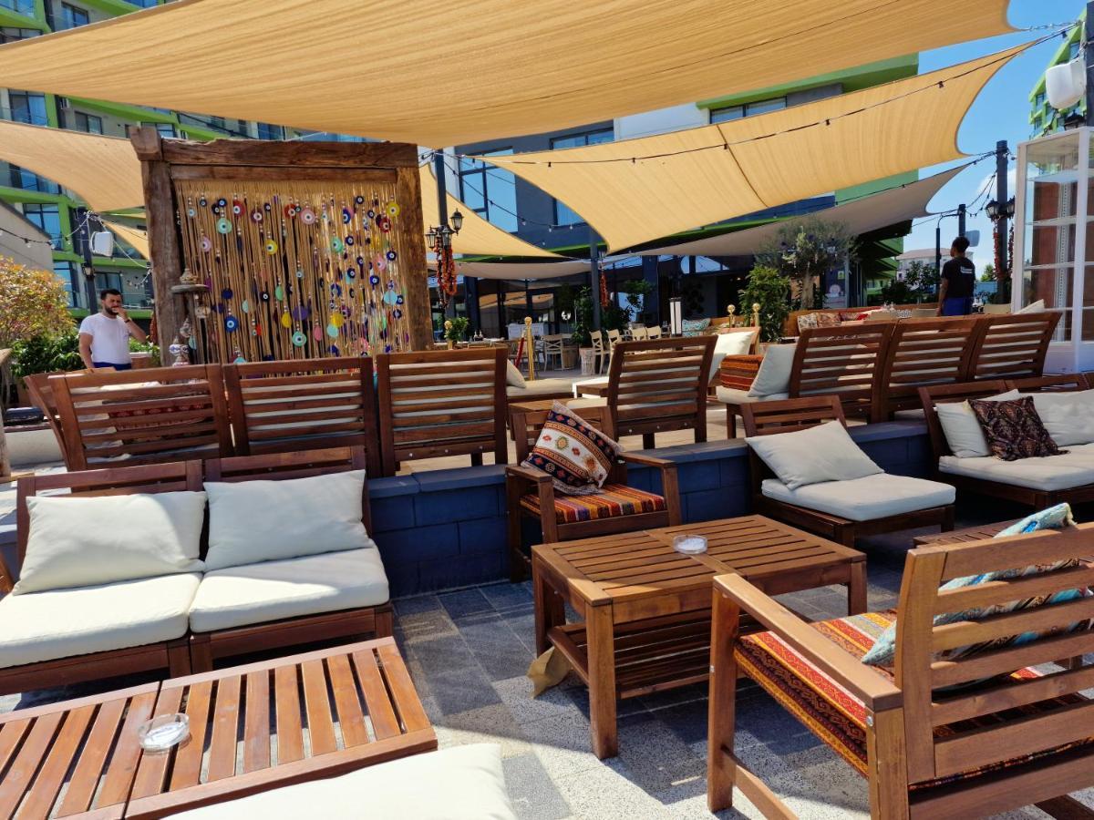 Royale Sundance Studio 8 in Alezzi Beach Spa Pool Apartment Mamaia Exterior foto